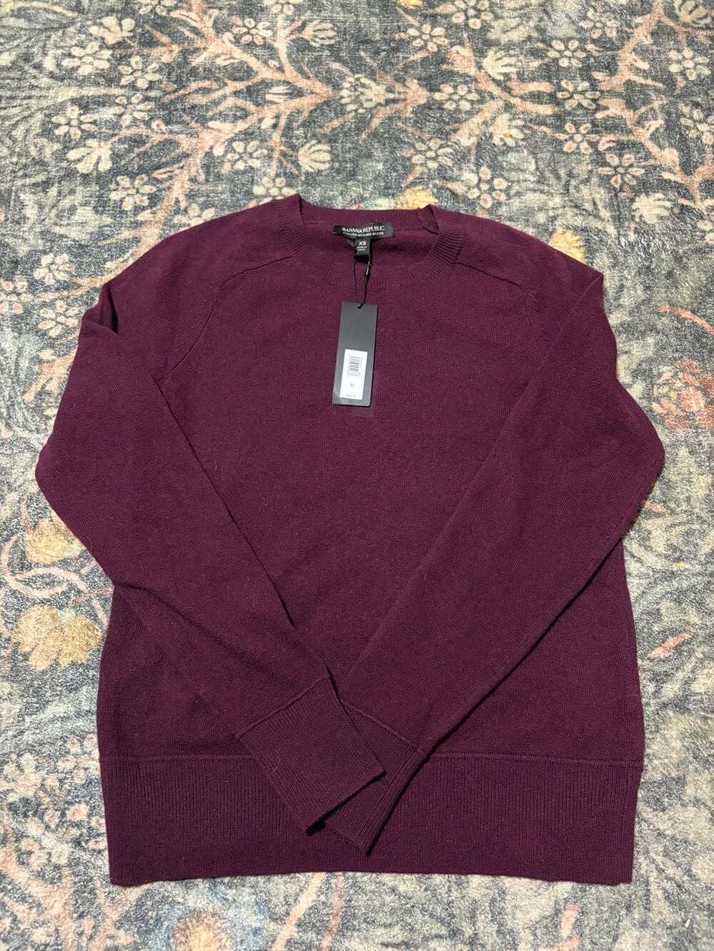 Banana Republic Italian Merino Blend Sweater Size XS Burgundy